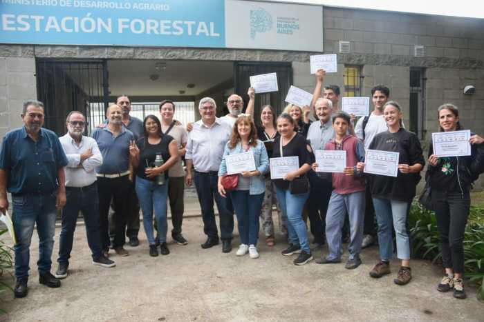 Mi Primera Colmena: entregaron kits apícolas en el Parque Pereyra