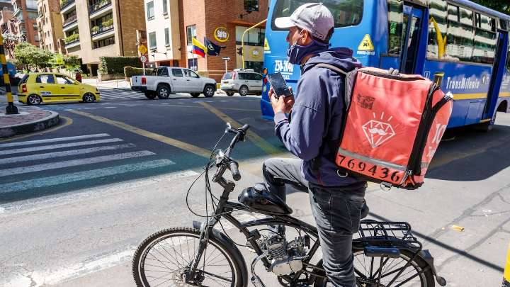 La señal de tránsito que todos los conductores ven y la mayoría ignora; no se necesita policía para imponer comparendo