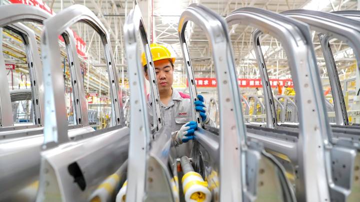 La descomunal cifra de carros que venderá China en 2025; nivel de exportaciones lo consolida como el país más poderoso de la industria