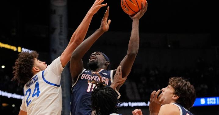 Kentucky Basketball flat in Nashville, loses 94