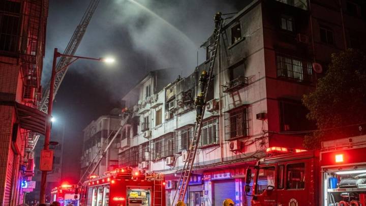 12 dead after fire breaks out in south China apartment