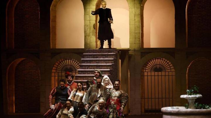 El musical "Romeo y Julieta" enamora en el teatro de la Laboral