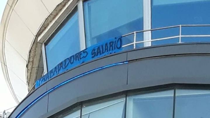 Controladores aéreos preparan medidas de fuerza que pueden afectar los vuelos en las fiestas