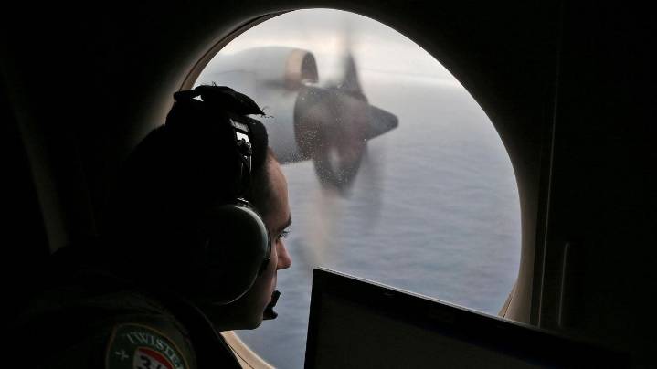 Deep-sea search for Malaysia Airlines Flight 370 to resume Dec. 30