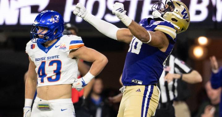 Williams throws 4 TD passes and Washington has 5 INTs in 38-10 rout of Boise State in LA Bowl