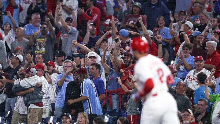 Kyle Schwarber glad to have 5 more years with Phillies, fans