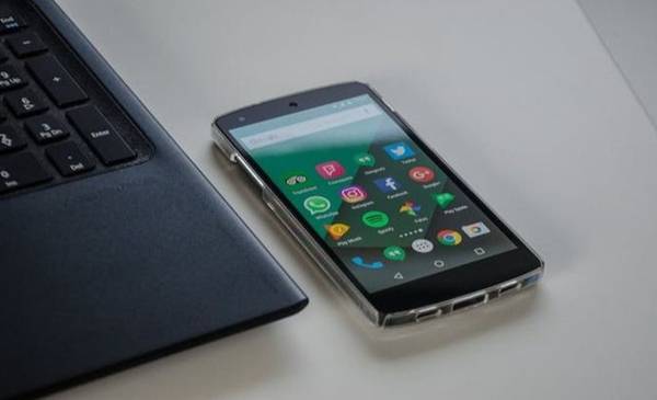 Australia prohibió el uso de las redes sociales a menores de 16 años