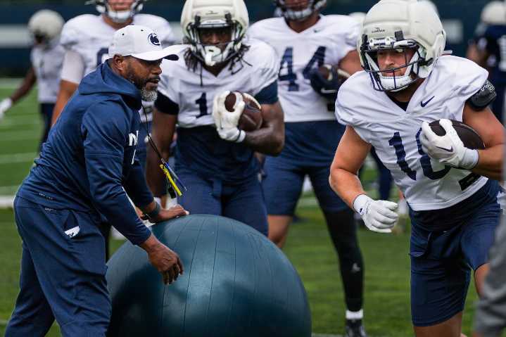 Penn State's Stan Drayton being pursued by South Carolina, per report