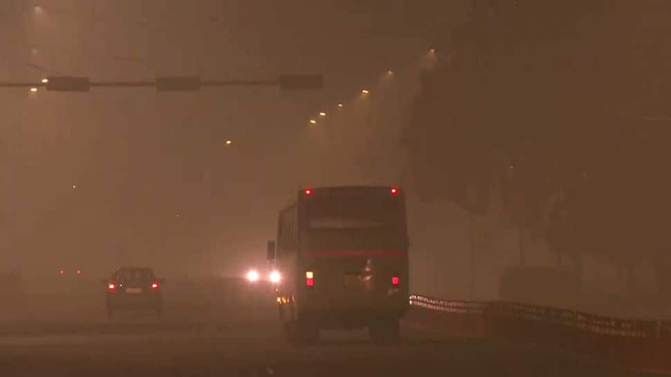 Delhi-NCR Air Chokes As CAQM Enforces GRAP-IV; AQI Nears 500 Amid Dense Toxic Smog