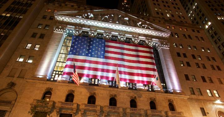 US Stock Market Today: S&P 500, Nasdaq Fall As Oracle Shares Slump 15% On Poor Earnings