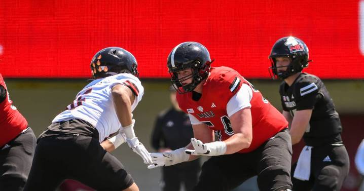 Evan Malcore, Gary Givens III hit portal as NIU offensive exodus continues