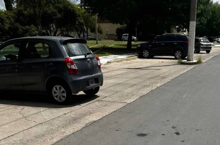 Motociclista herida en choque con un automóvil en Santa Rosa