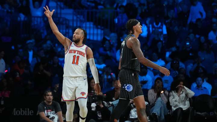 Knicks’ Jalen Brunson drills 40th point in style to kick Magic out of NBA Cup