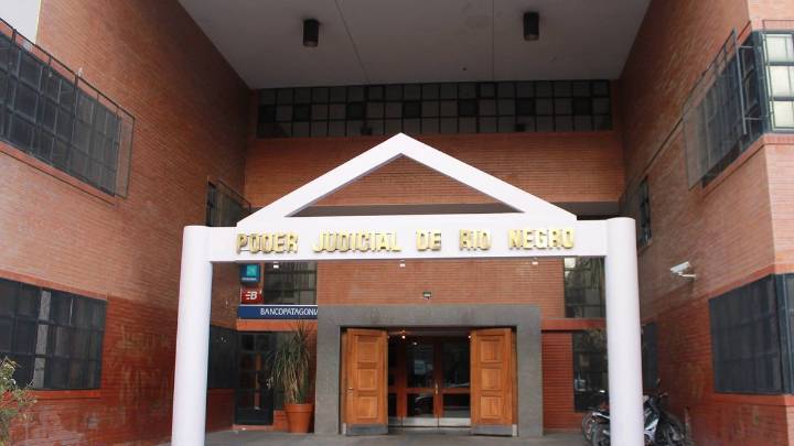 Un jubilado de la Policía Federal pagaba cuota alimentaria por hijos mayores de 25 de años