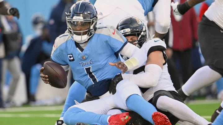 Cam Ward and Titans visit Shedeur Sanders and Browns in a matchup of rookie QBs