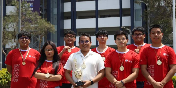 “Preparamos a los estudiantes para competir en el mundo”: universitarios peruanos triunfan en Colombia y apuestan por carreras del futuro