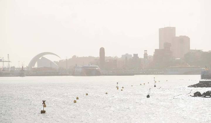 La Aemet avisa a Canarias: vuelve la calima a partir de este viernes