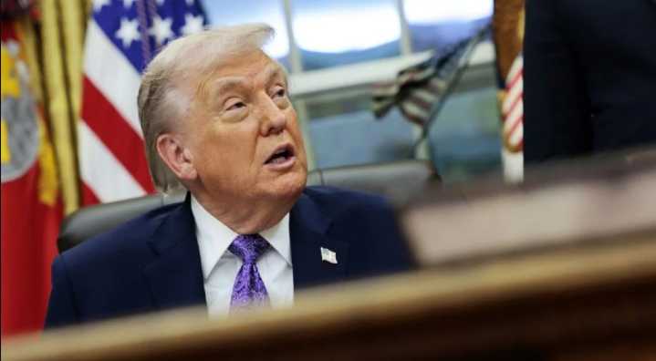 Casa Blanca acusa a los demócratas de crear una falsa narrativa tras difusión de nuevas imágenes de Trump con Epstein