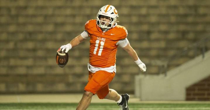 Adjusting on the Fly: Celina overcomes loss of quarterback to dominate second half in win over Alvarado
