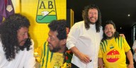 René Higuita se encontró son su doble, un trabajador de una plaza de mercado: “Un sueño hecho realidad”