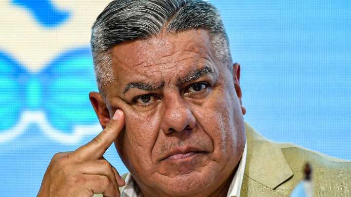 Allanan la financiera ligada al "Chiqui" Tapia por lavado de dinero