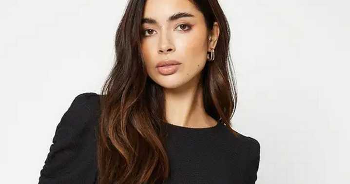 'Slimming' black dress that 'flatters' figure and is ideal for parties now 20% off