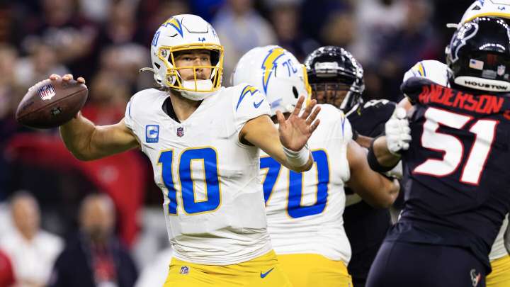 NFL schedules Texans-Chargers, Ravens-Packers for Saturday, December 27