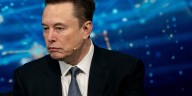 SpaceX to offer insider shares at record
