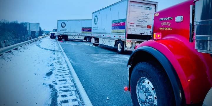 Semi crash closes westbound lanes of Indiana Toll Road near Elkhart exit