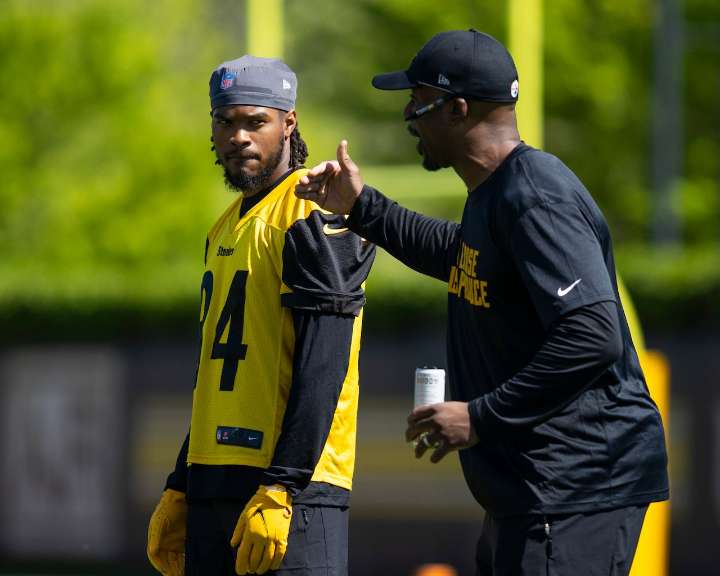 Ex-Harrisburg High star Donte Kent injured in first practice back with Steelers
