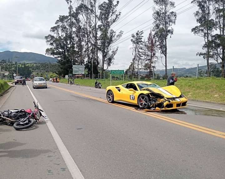 Lujoso Ferrari involucrado en accidente fatal en la vía La Calera