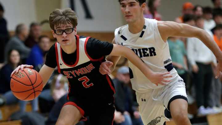 Seymour High School boys basketball defeats Xavier 82