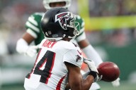Falcons' flop vs. Jets in New York raises more questions in another lost season