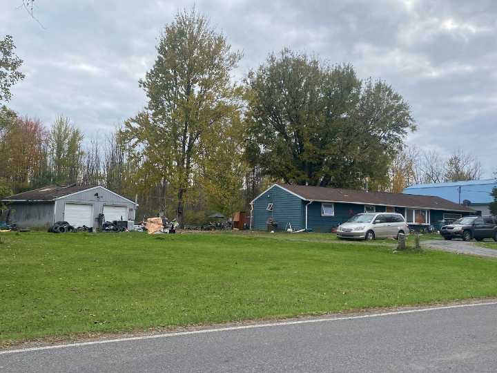 Kidnappers used pliers to rip out man’s front teeth; victim used a tooth to escape, prosecutors say