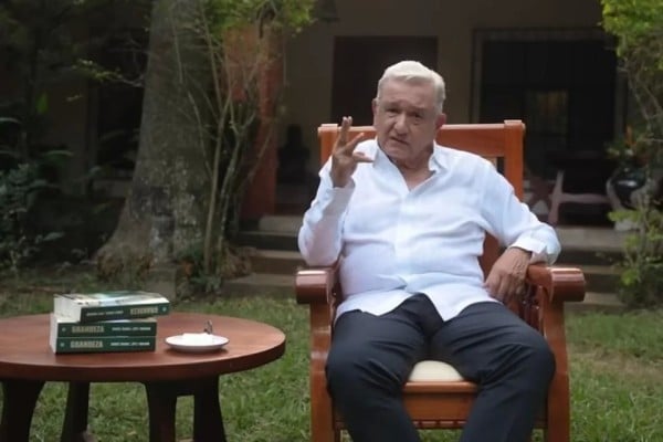 Dice AMLO: saldría para defender a CSP, por democracia...