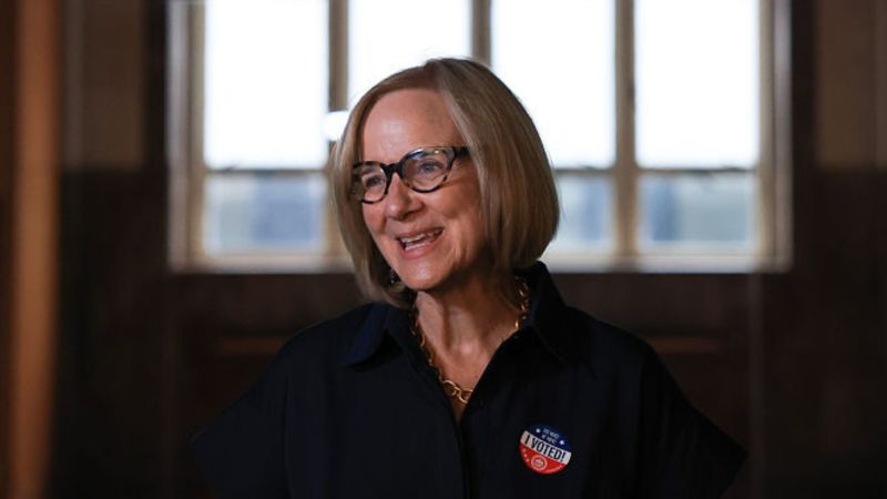 Eileen Higgins ganará la contienda para la alcaldía de Miami, proyecta CNN, y se rompen casi 30 años de dominio republicano