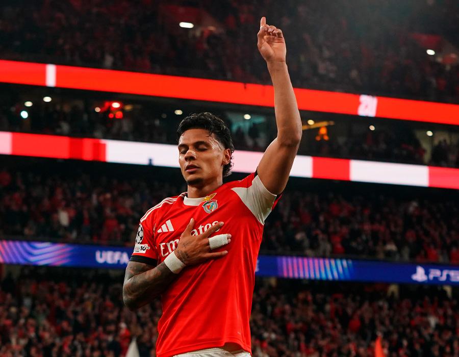 Richard Ríos, gol, pase gol y figura en victoria del Benfica 2×0 sobre Nápoles en la Champions League