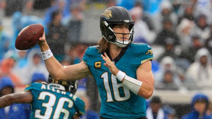 Jaguars take AFC South lead after dominating slumping Colts
