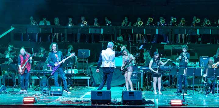 Normandy High School to host ‘A ChriZtmas Eve with Neil Zaza’