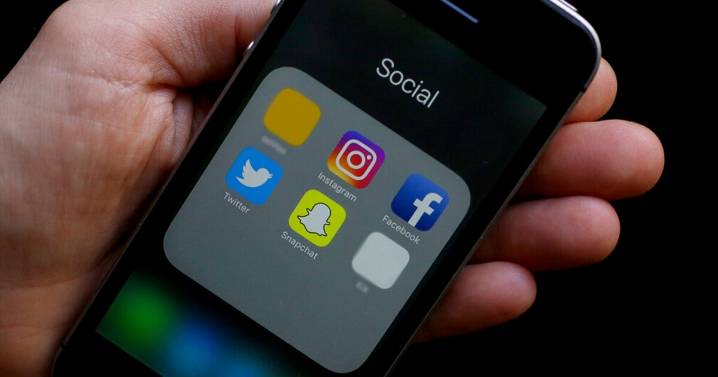 US proposes requiring 5 years of social media history from international visitors