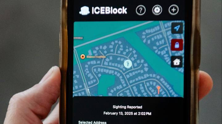 App That Tracks ICE Raids Sues US, Saying Officials Pressured Apple to Remove It