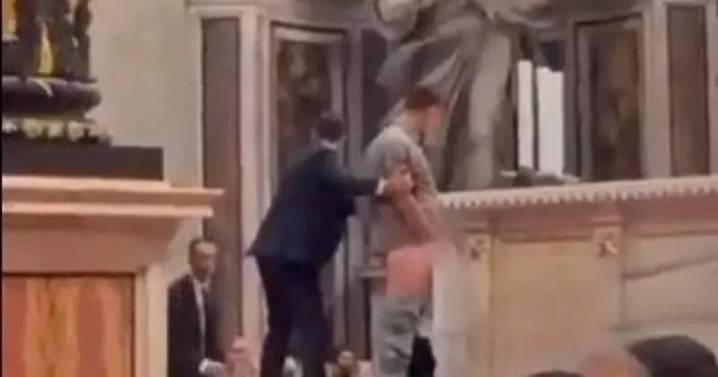 Los exorcistas alertan de los sacrilegios contra iglesias, que están «cada vez más extendidos»