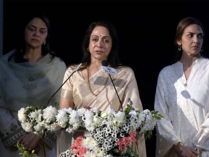 ‘But woh kaam adhura reh gaya...’: Hema Malini opens about her love for Dharmendra, his unfinished dreams at his prayer meet