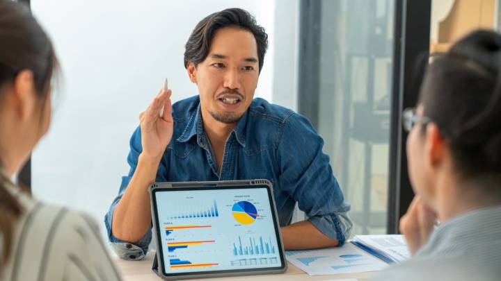 401(k) contributions: Most companies now allow Roth savings