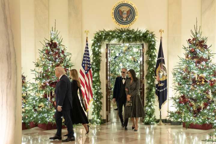 Andrea Bocelli da concierto en la Casa Blanca para Trump y sus aliados