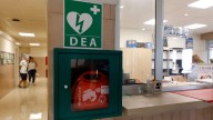 Más de medio centenar de concellos no tienen desfibriladores disponibles