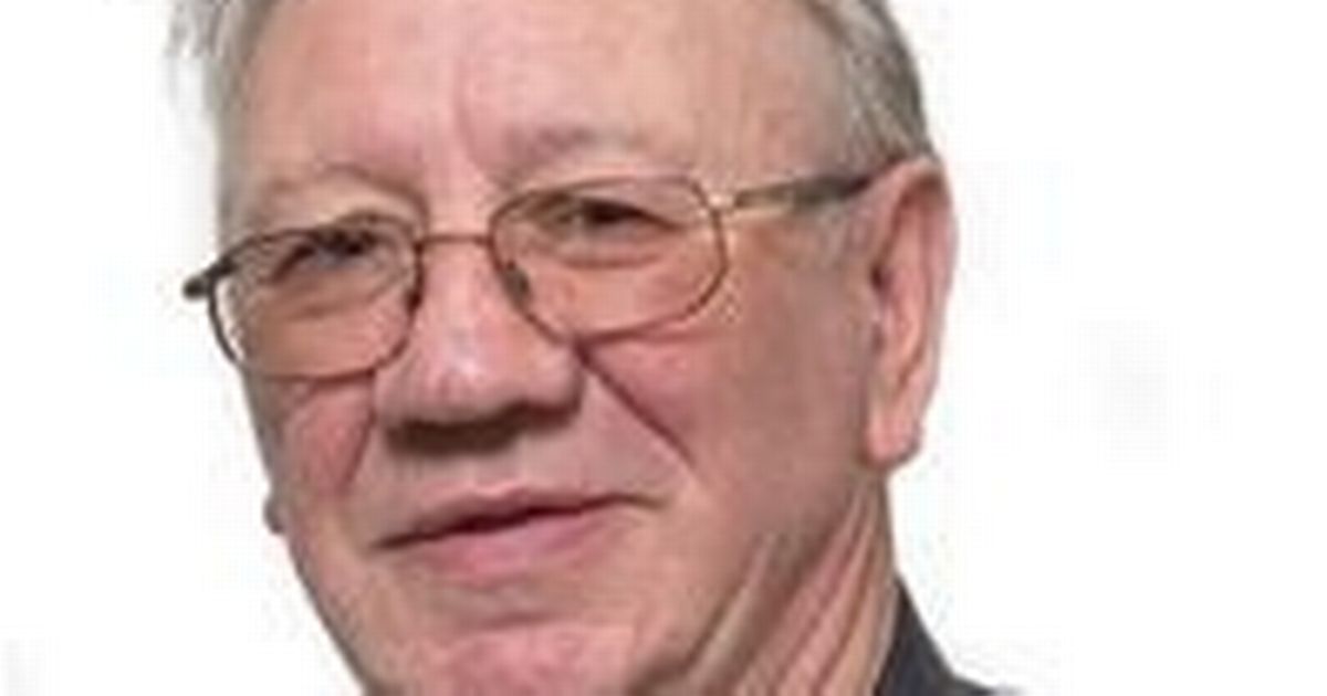 Councillor blasted for eating his dinner during debate over child abuse