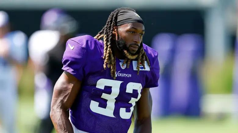 Aaron Jones Makes Concerning Remark on Vikings Offense as J.J. McCarthy Clears Concussion Protocol