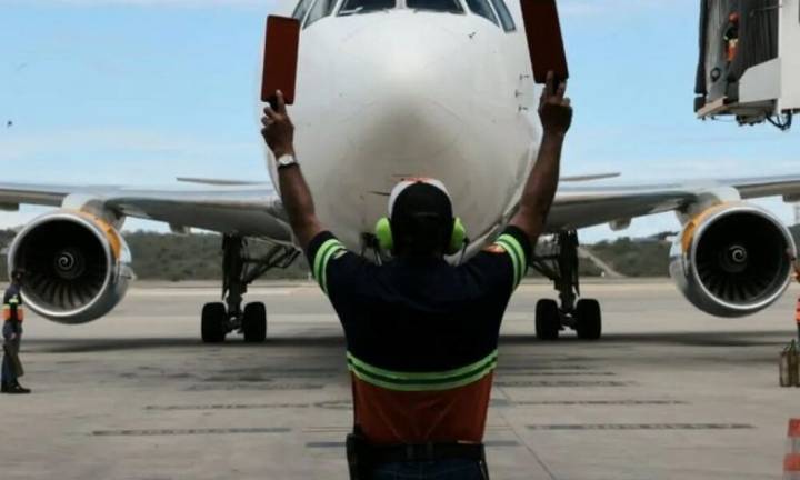 Venezuela suspende licencias a aerolíneas españolas