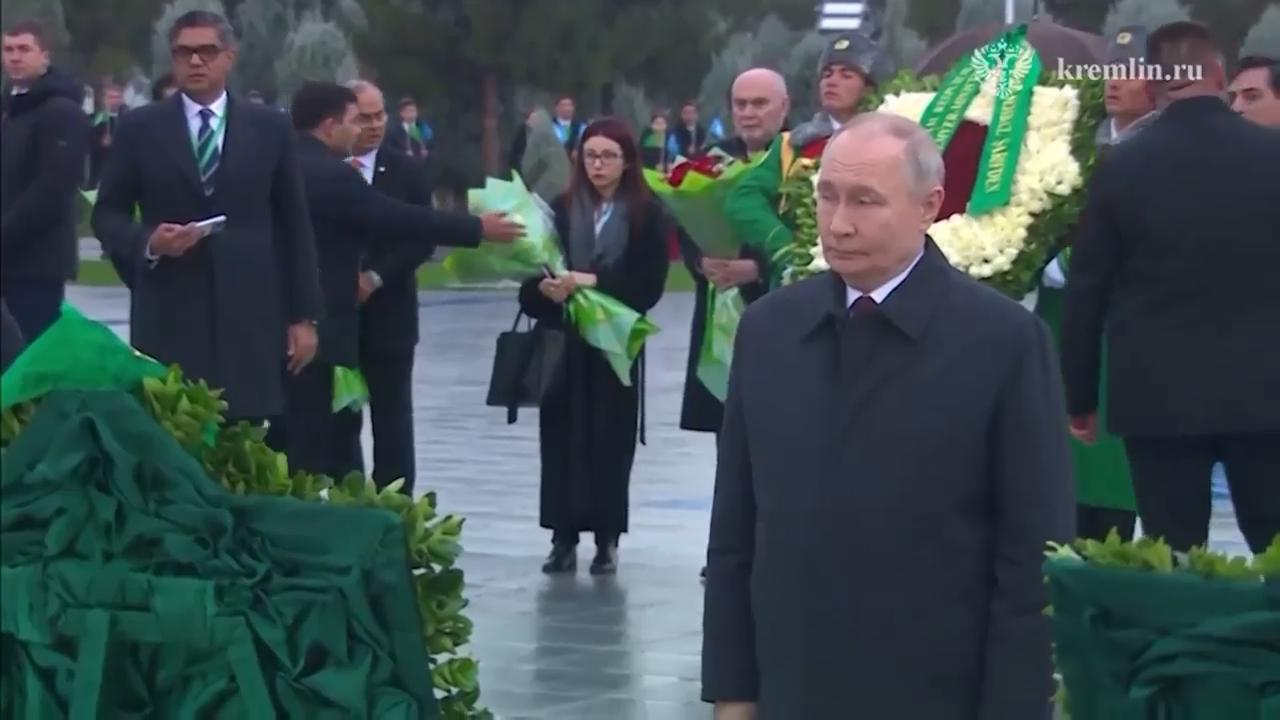 World leaders including Putin and Erdogan gather in Turkmenistan for an international forum